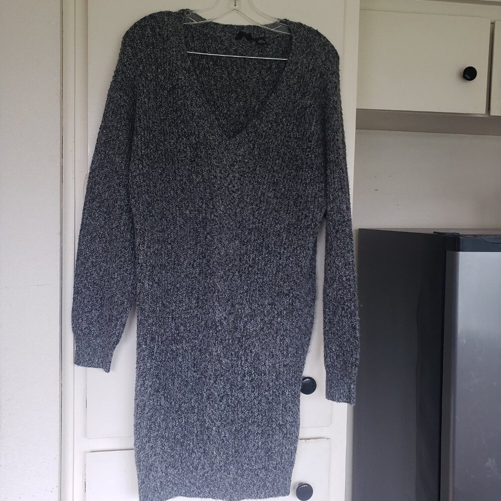 Roxy Black with White Specks Long sweater Size Med
